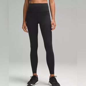 Lululemon Wunder Train Size 4 w/ drawstring